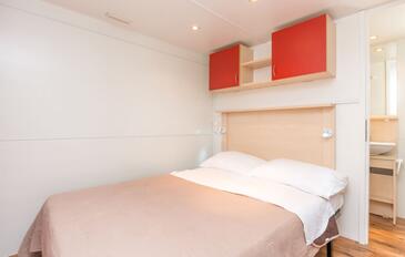 Apartmani s bazenom pogodni za obitelji s djecom Drage, Biograd - 17819