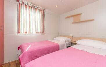 Apartmani s bazenom pogodni za obitelji s djecom Drage, Biograd - 17819