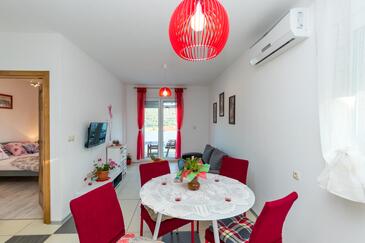 Apartamentos y habitaciones con parking Grebastica, Sibenik - 17831