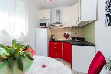 Apartmanok és szobák parkolóhellyel Grebastica, Sibenik - 17831