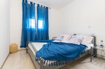 Apartmány a pokoje s parkovištěm  Grebaštica, Šibenik - 17831