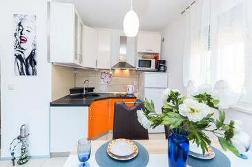 Apartmány a pokoje s parkovištěm  Grebaštica, Šibenik - 17831