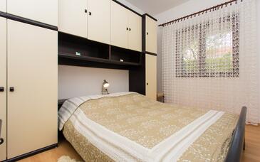 Apartments by the sea Punat, Krk - 17857