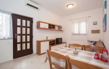 Apartments by the sea Punat, Krk - 17857