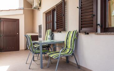 Apartments by the sea Punat, Krk - 17857