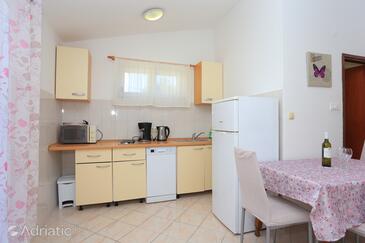 Apartmanok családok részére medencével Razanj, Rogoznica - 17867