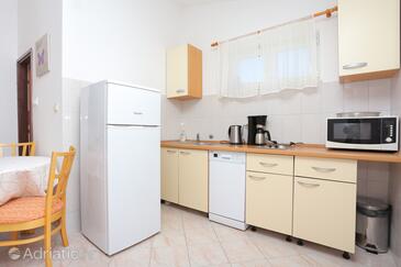 Lejligheder med pool egnet til familier med børn Razanj, Rogoznica - 17867