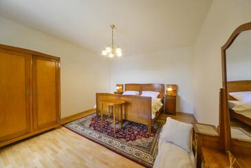 Ferienhaus mit Parkplatz Novi Vinodolski - 17868