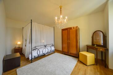 Ferienhaus mit Parkplatz Novi Vinodolski - 17868