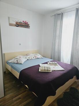 Apartments with parking space Kampor, Rab - 17886