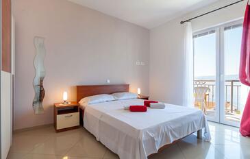 Lejlighedens parkeringsplads Stanici, Omis - 17894