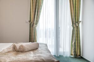Room Krilo Jesenice Room Krilo Jesenice, Omiš (S-17901-h)