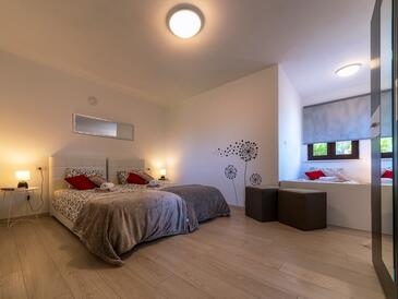 Family-friendly apartments with swimming pool Roč (Central Istria - Središnja Istra) - 17942
