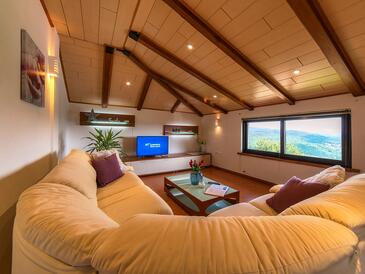 Family-friendly apartments with swimming pool Roč (Central Istria - Središnja Istra) - 17942
