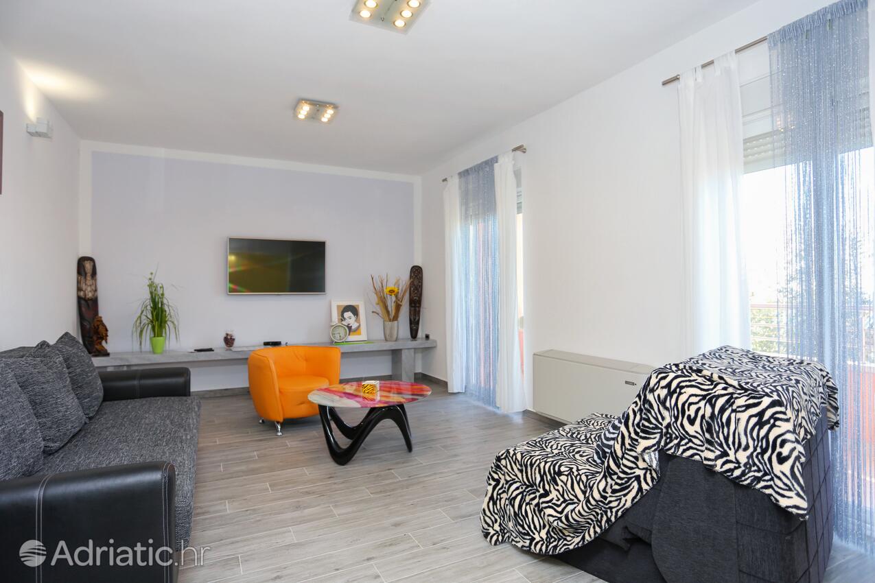 Family-friendly apartments with swimming pools Klis, Split - 17987