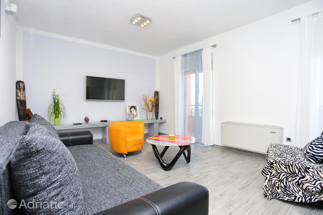 Family-friendly apartments with swimming pools Klis, Split - 17987