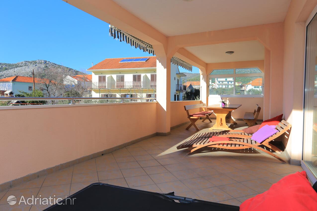 A-17989-a - Privatunterkunft - Ferienwohnungen am Meer Seget Vranjica, Trogir