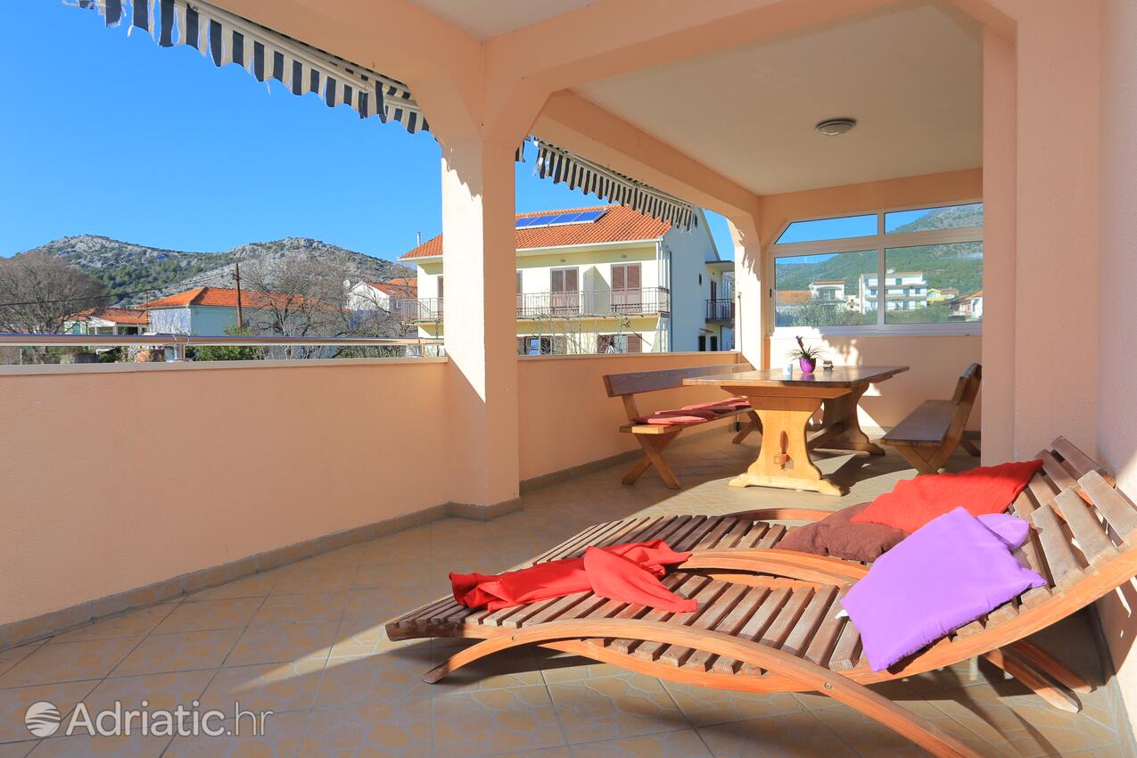 A-17989-a - Privatunterkunft - Ferienwohnungen am Meer Seget Vranjica, Trogir