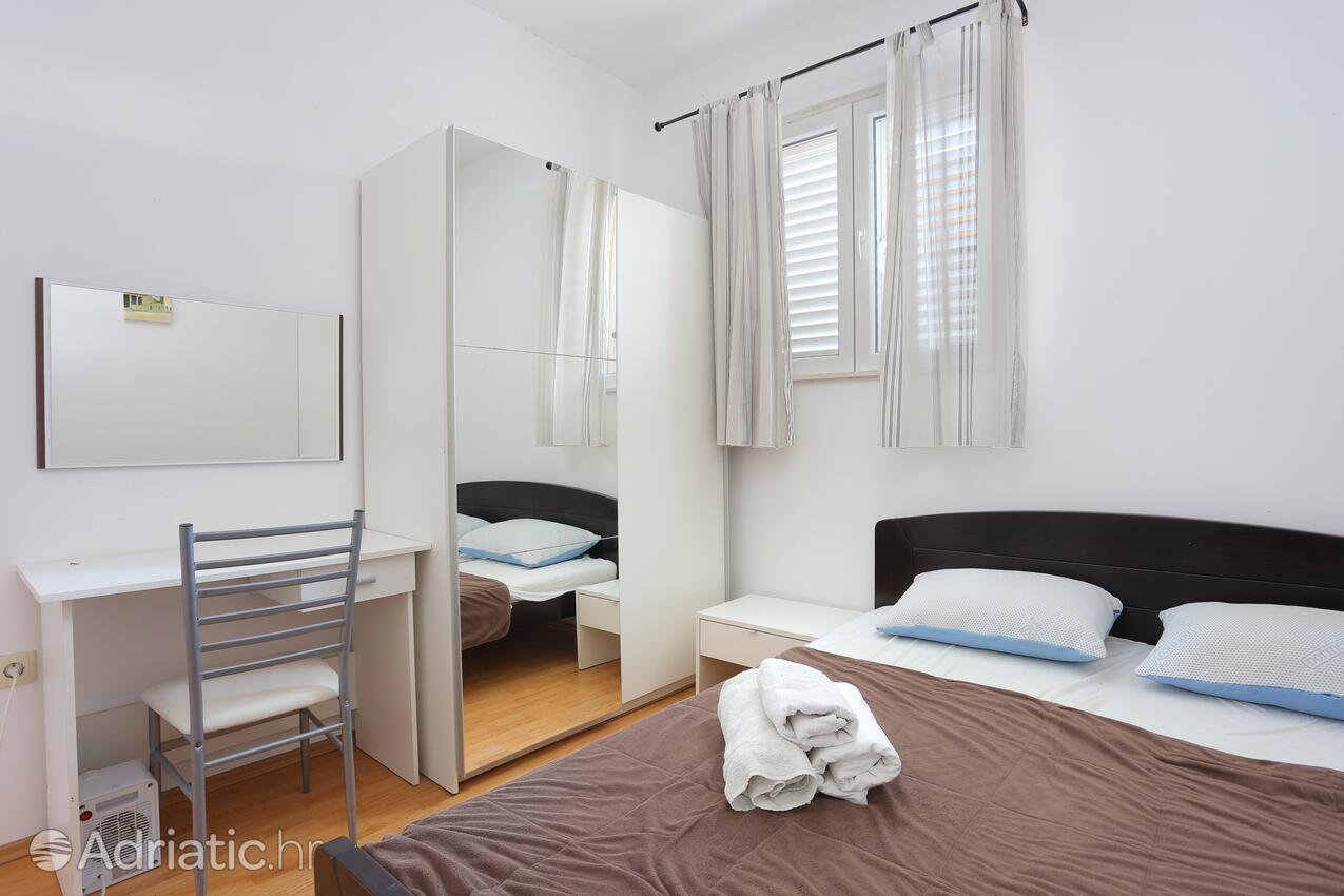 A-17989-b - Privatunterkunft - Ferienwohnungen am Meer Seget Vranjica, Trogir
