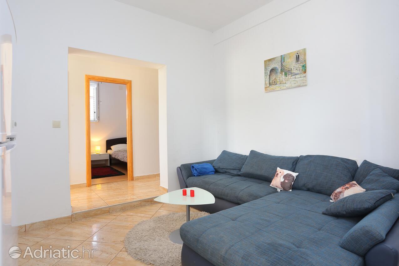 A-17989-b - Privatunterkunft - Ferienwohnungen am Meer Seget Vranjica, Trogir