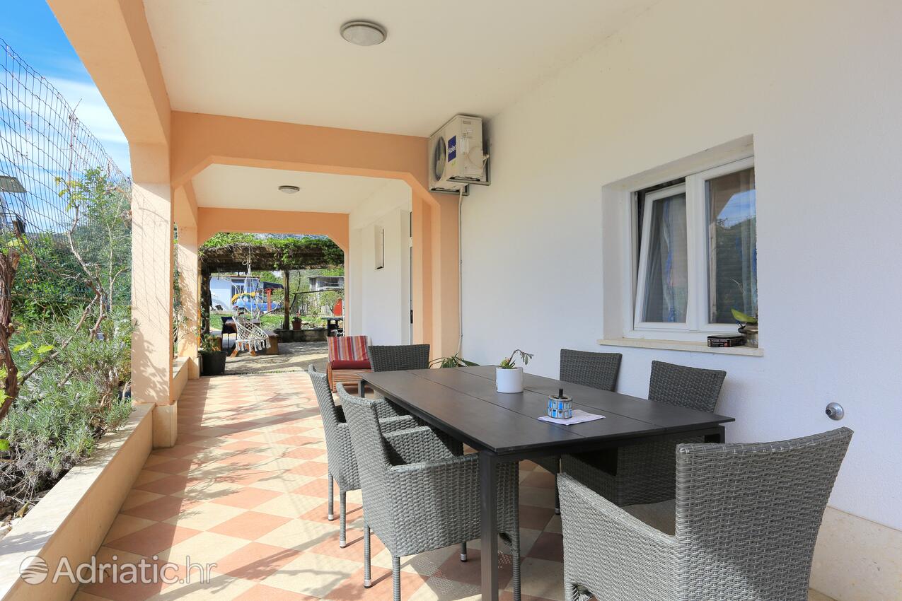 A-17989-b - Privatunterkunft - Ferienwohnungen am Meer Seget Vranjica, Trogir