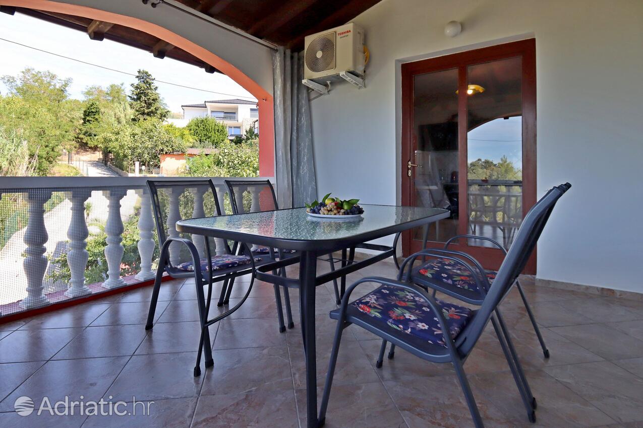 Apartments with parking space Lopar, Rab - 18005