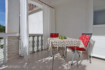 Apartments with parking space Lopar, Rab - 18005