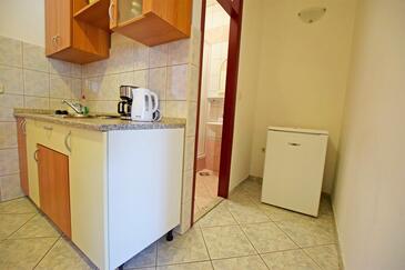 Apartmanok és szobák parkolóhellyel Starigrad, Paklenica - 18034