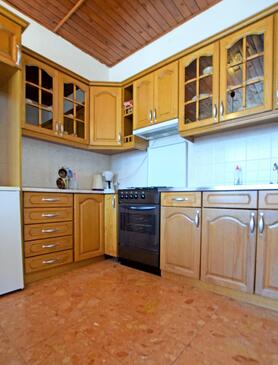 Lejligheder og værelser med parkering Starigrad, Paklenica - 18034