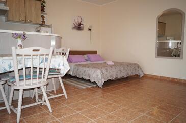 Apartmani uz more Šparadići, Šibenik - 18043