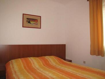 Family-friendly apartments with swimming pool Neviđane, Pašman - 18054