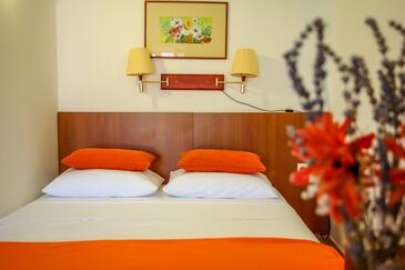 Family-friendly apartments with swimming pool Neviđane, Pašman - 18054