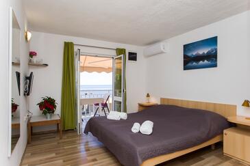Family friendly seaside apartments Dingač - Borak, Pelješac - 18060