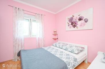 Ferienwohnungen mit Parkplatz Bibinje, Zadar - 18066