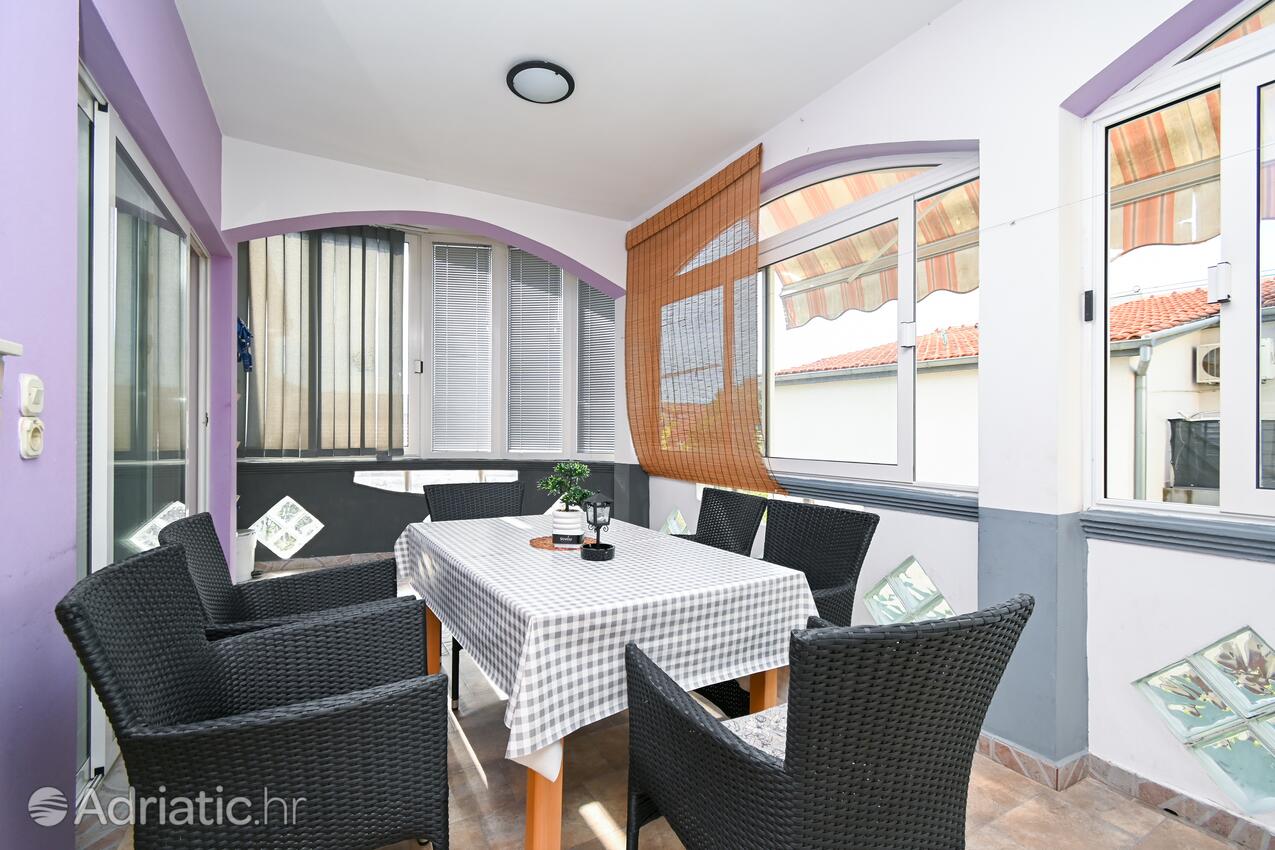 Ferienwohnungen mit Parkplatz Bibinje, Zadar - 18066