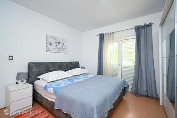 Apartments with parking space Bibinje, Zadar - 18066