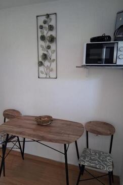 Bibinje, Salle à manger dans l’hébergement en type studio-apartment, WiFi.