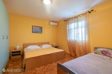 Apartments with parking space Bibinje, Zadar - 18090