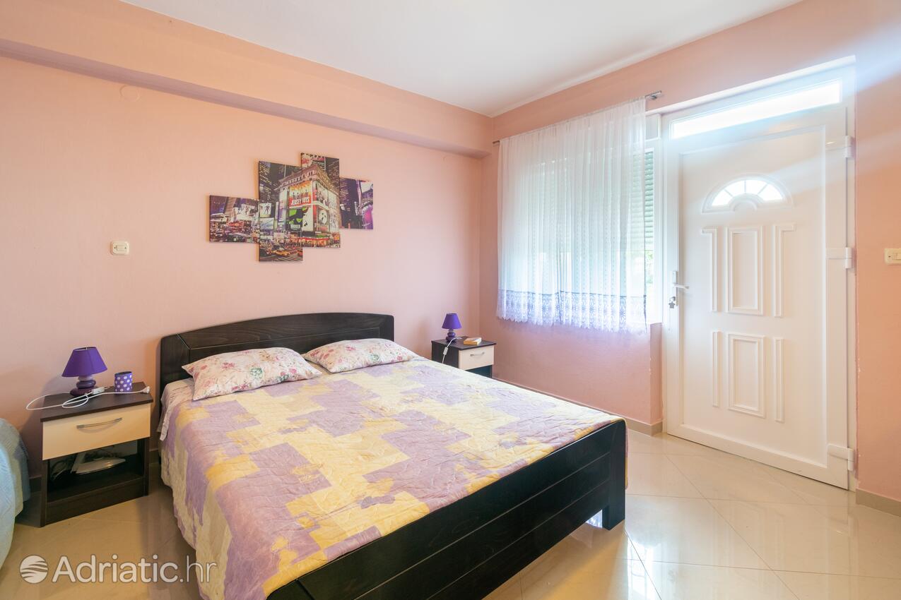 Apartments with parking space Bibinje, Zadar - 18090