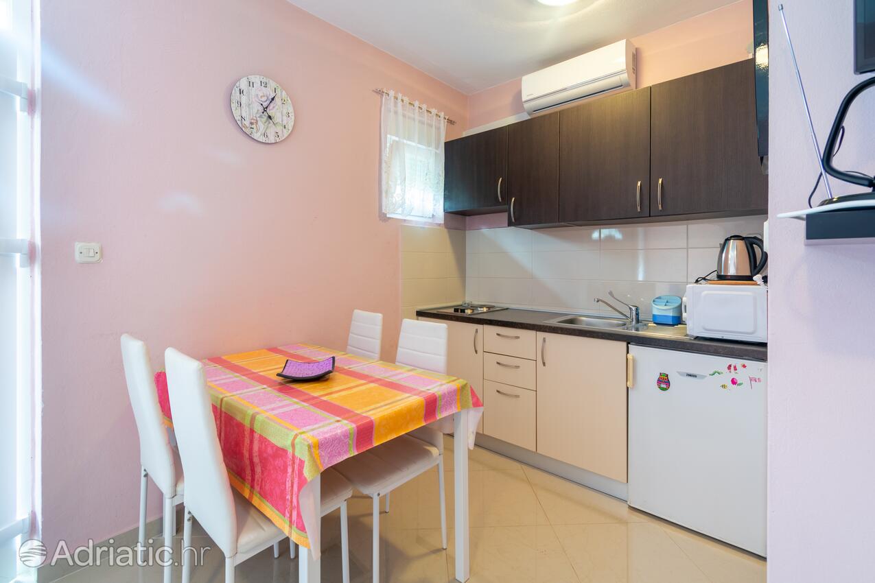 Apartments with parking space Bibinje, Zadar - 18090