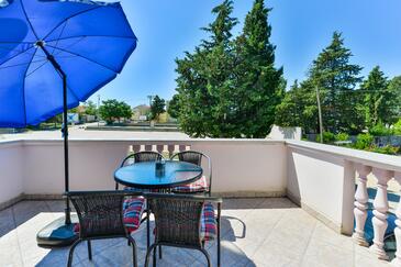 Family-friendly apartments with swimming pool Zadar - 18098