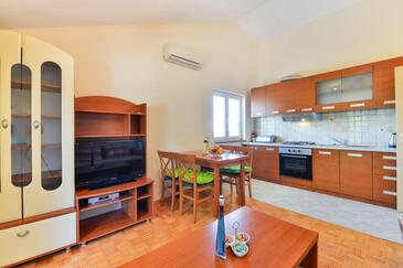 Family-friendly apartments with swimming pool Zadar - 18098