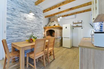 Family-friendly apartments with swimming pool Zadar - 18098