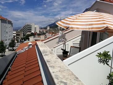 Apartments and rooms with parking space Makarska - 18106