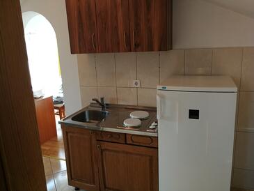 Apartments and rooms with parking space Makarska - 18106