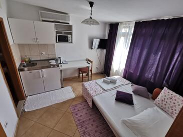 Apartmány a pokoje s parkovištěm Makarská - Makarska - 18106