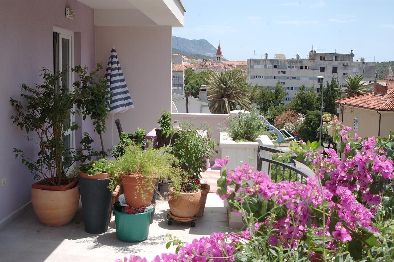 Apartments and rooms with parking space Makarska - 18106