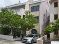 Apartments and rooms with parking space Makarska - 18106