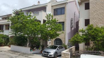 Apartments and rooms with parking space Makarska - 18106