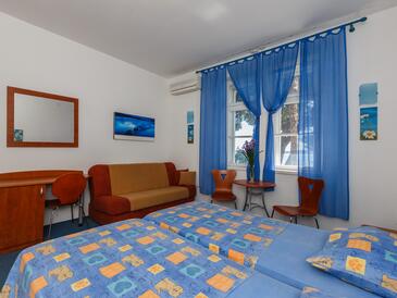 Familienferienwohnungen am Meer Kastel Stari, Kastela - 18114